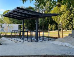 fedett kerékpártároló